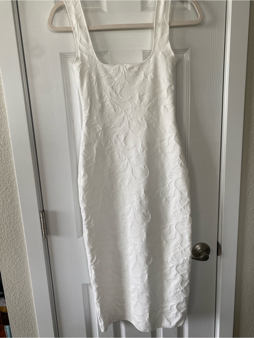 ZARA Stunning White Textured Floral Sleeveless Midi Dress Sz Small Like NEW! - Picture 8 of 12